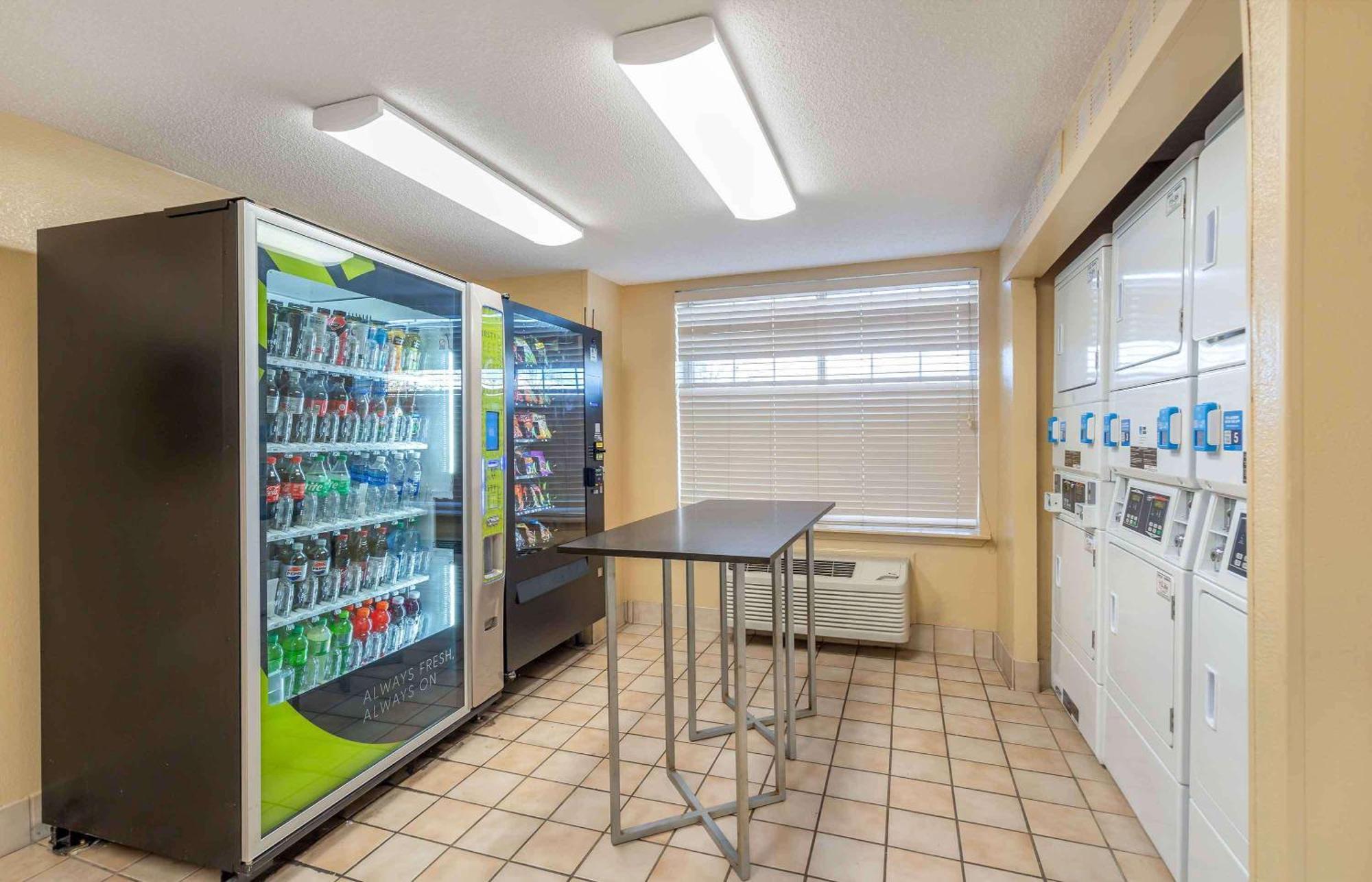Extended Stay America Select Suites - Chicago - Lombard - Oakbrook Oakbrook Terrace Ngoại thất bức ảnh