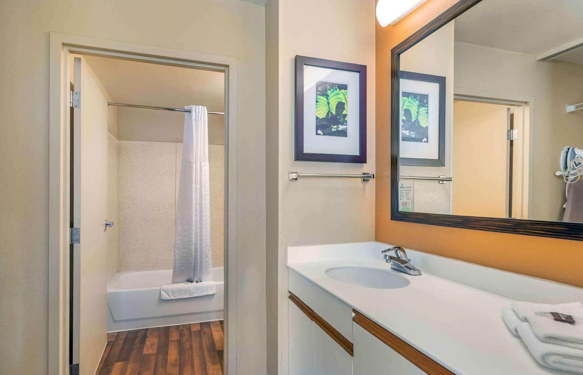 Extended Stay America Select Suites - Chicago - Lombard - Oakbrook Oakbrook Terrace Ngoại thất bức ảnh
